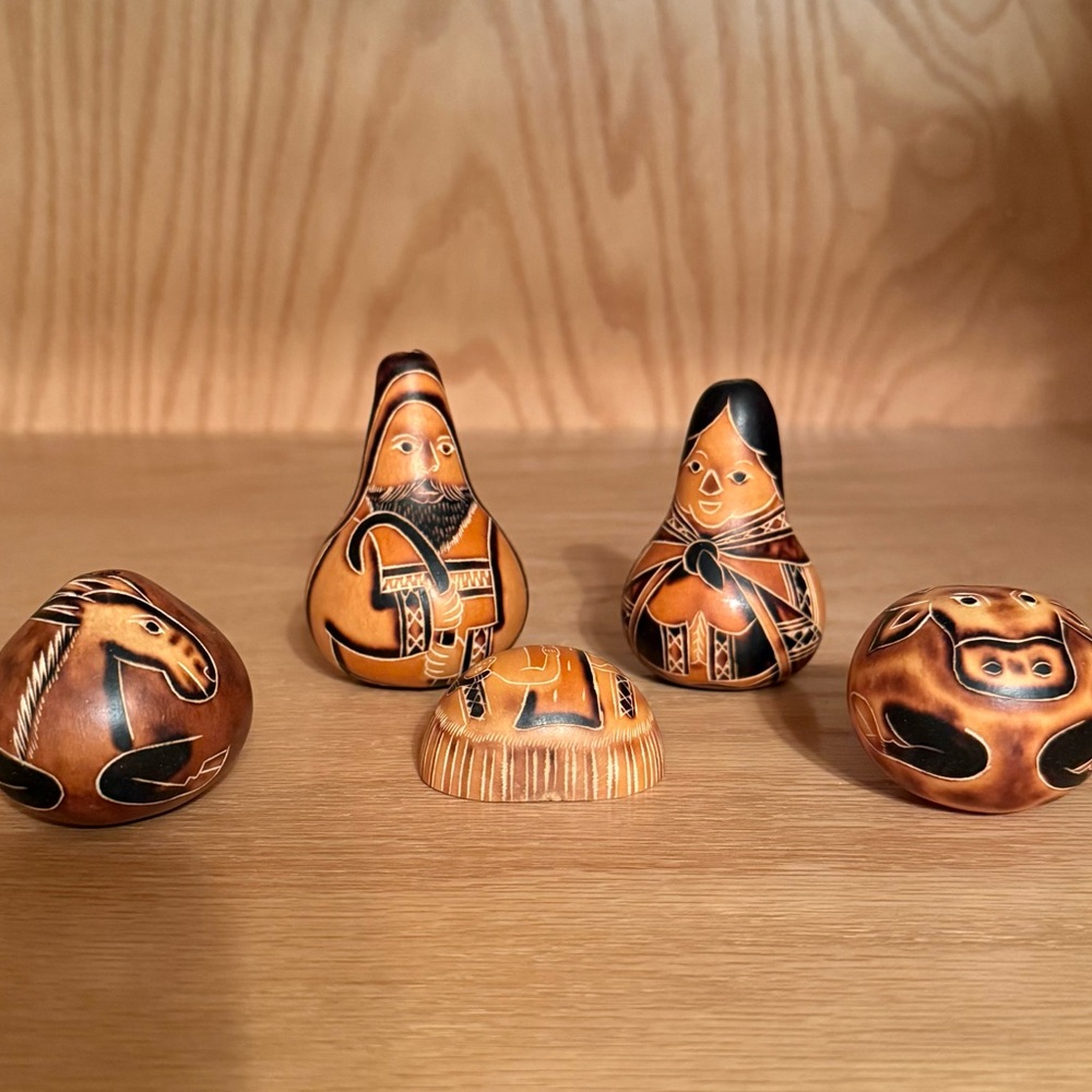 Artistic Brown Figurine Set